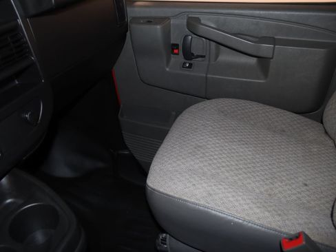 Used 2023 GMC Savana 3500 Extended w/ Driver Convenience Package RWD image 39