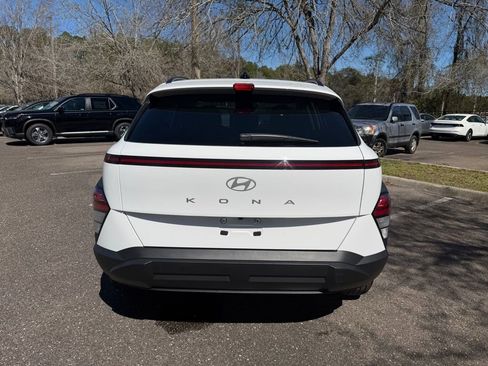 Used 2025 Hyundai Kona SEL image 6