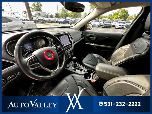 Used 2019 Jeep Cherokee Limited image 14