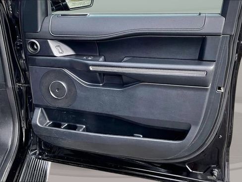 Used 2021 Ford Expedition Max XLT image 28