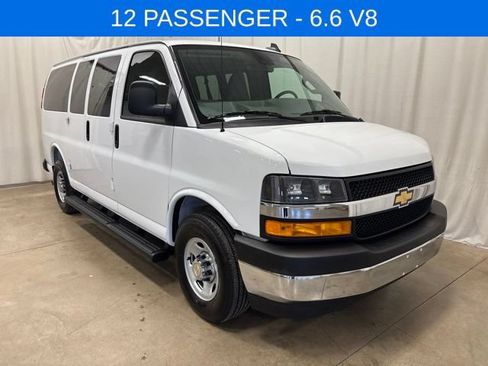 Used 2025 Chevrolet Express 2500 LT w/ LT Preferred Equipment Group RWD image 1