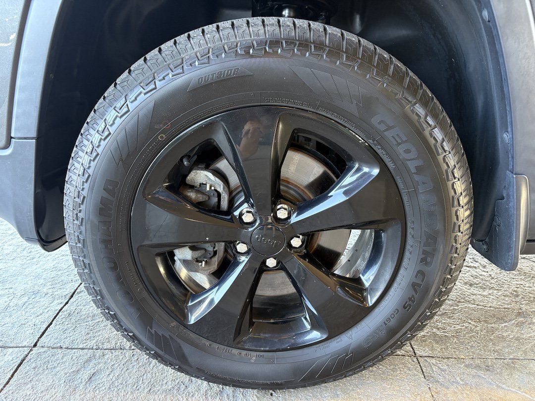 Used 2016 Jeep Cherokee Latitude w/ Cold Weather Group AWD/4WD image 10