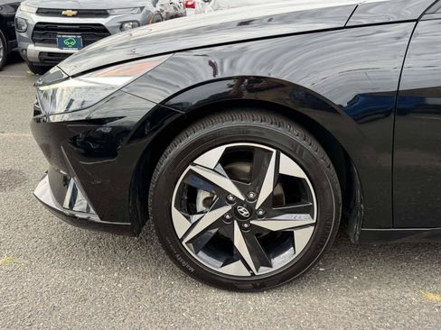 Used 2023 Hyundai Elantra SEL w/ Convenience Package FWD image 6