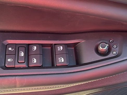 New 2025 Jeep Grand Cherokee Altitude image 17