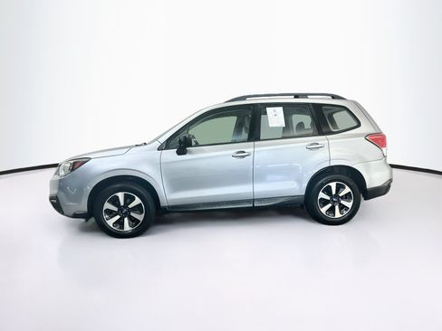 Used 2017 Subaru Forester 2.5i w/ Alloy Wheel Package AWD/4WD image 4