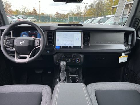 New 2025 Ford Bronco 4-Door image 22
