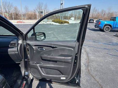 Used 2020 Honda Ridgeline Black Edition image 27