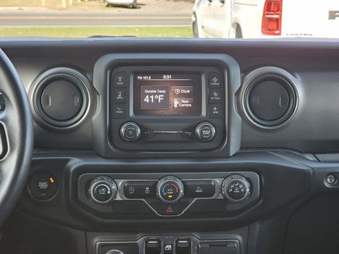 Used 2021 Jeep Wrangler Unlimited Sport image 3