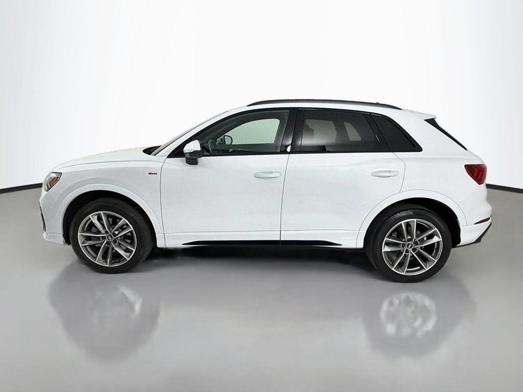 Used 2023 Audi Q3 2.0T Premium Plus w/ Premium Plus Package AWD/4WD image 4