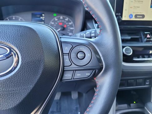 Used 2025 Toyota Corolla Cross AWD Hybrid w/ Moonroof Package image 23