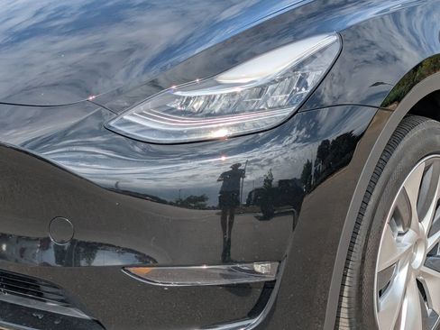 Used 2023 Tesla Model Y Long Range AWD/4WD image 10