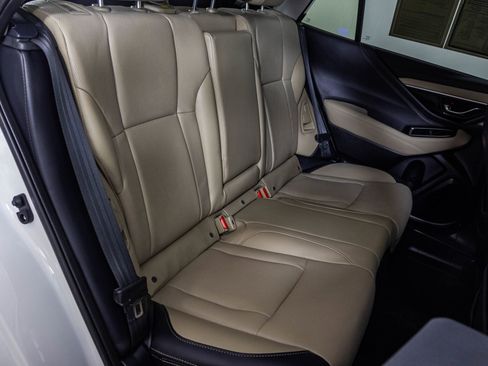 Used 2025 Subaru Outback Limited image 43