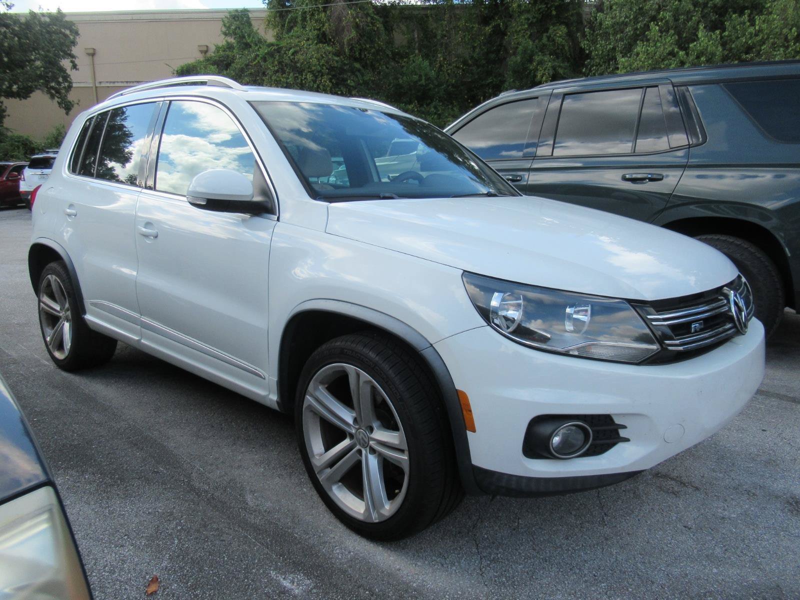 Used 2016 Volkswagen Tiguan R-Line FWD image 1