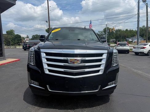 Used 2016 Cadillac Escalade Premium AWD/4WD image 2