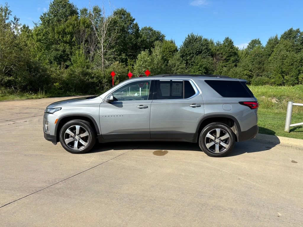 Used 2023 Chevrolet Traverse LT w/ LT Premium Package AWD/4WD image 6