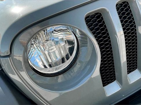 Used 2023 Jeep Wrangler Sport S image 27