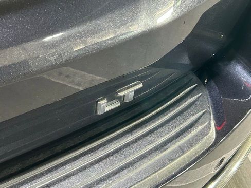 Used 2025 Chevrolet Suburban LT image 35