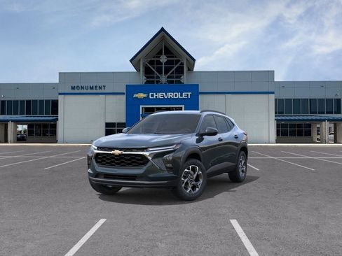 New 2026 Chevrolet Trax LT w/ LT Convenience Package FWD image 8