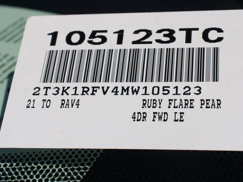 Used 2021 Toyota RAV4 LE FWD image 27