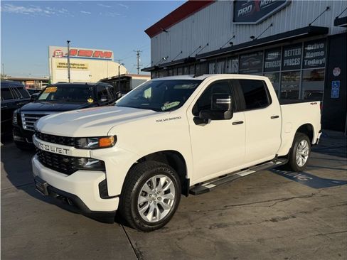 Used 2019 Chevrolet Silverado 1500 Custom w/ Custom Max Trailering Package AWD/4WD image 49