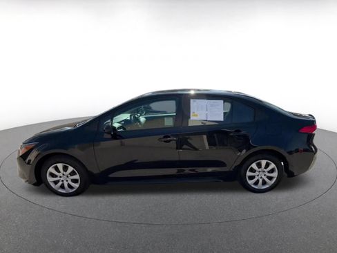 Used 2025 Toyota Corolla LE FWD image 9