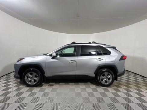 Used 2024 Toyota RAV4 XLE w/ Convenience Package AWD/4WD image 4