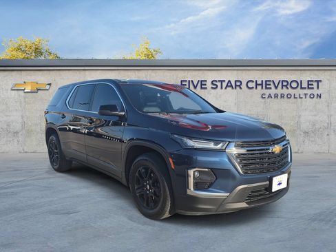 Used 2023 Chevrolet Traverse LS FWD image 1