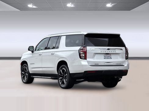 Used 2023 Chevrolet Suburban Premier AWD/4WD image 3