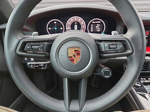 Certified 2025 Porsche 911 Carrera image 9