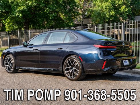 Used 2023 BMW 760i xDrive AWD/4WD image 8