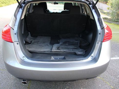 Used 2013 Nissan Rogue SV w/ Premium Pkg image 18