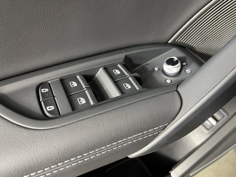 Certified 2025 Audi Q5 e Premium Plus w/ Premium Plus Package AWD/4WD image 19