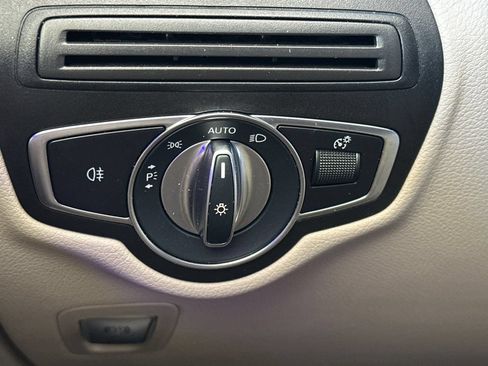 Certified 2022 Mercedes-Benz GLC 300 4MATIC image 38