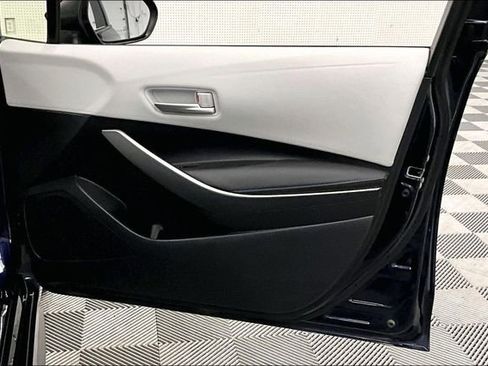 Used 2020 Toyota Corolla SE w/ SE Premium Package image 22