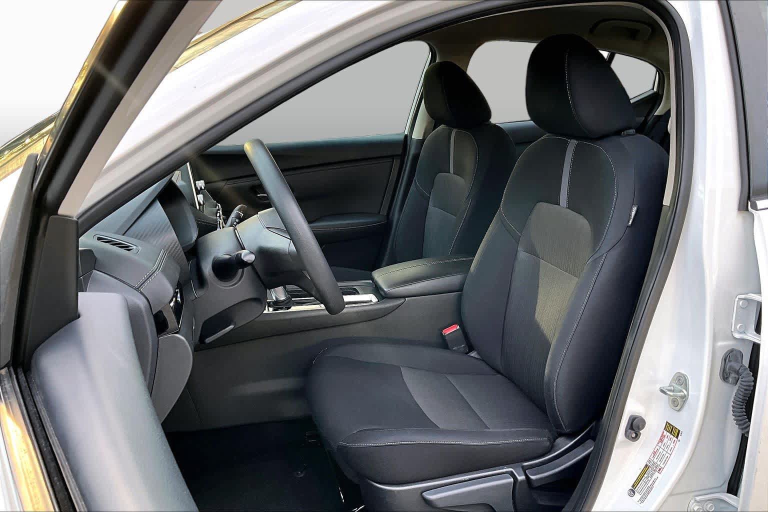 Certified 2023 Nissan Sentra SV FWD image 8