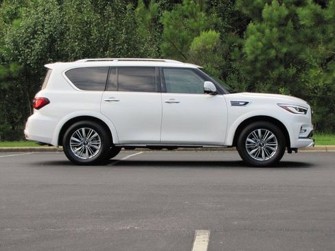 Used 2023 INFINITI QX80 Luxe w/ Cargo Package AWD/4WD image 4