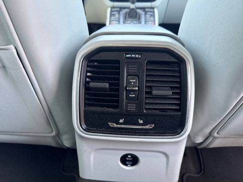 Used 2020 Porsche Macan S AWD/4WD image 19