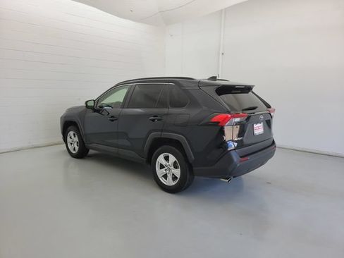Used 2019 Toyota RAV4 XLE FWD image 7