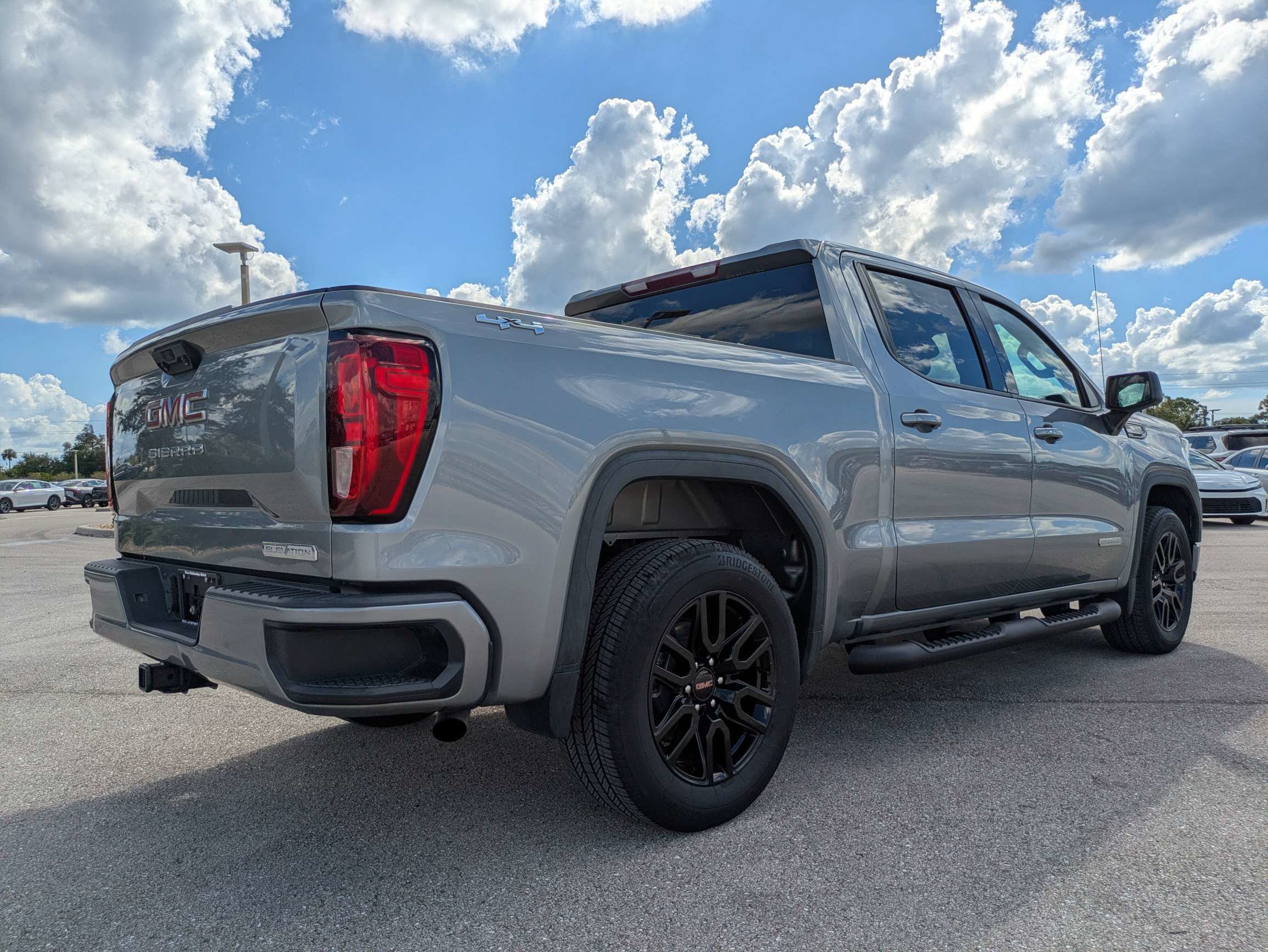 Used 2023 GMC Sierra 1500 Elevation AWD/4WD image 4