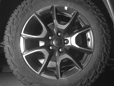 Used 2025 Jeep Compass Trailhawk w/ Trailer Tow Group image 15