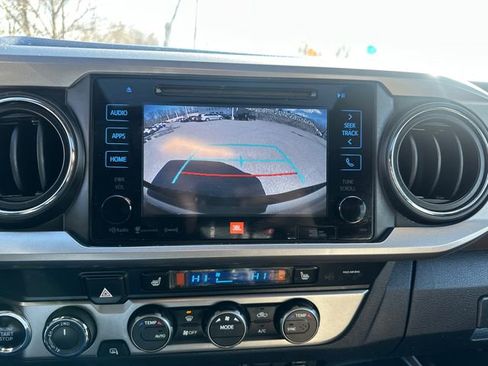 Used 2019 Toyota Tacoma Limited image 39