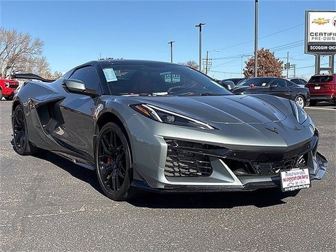 Used 2023 Chevrolet Corvette Z06 w/ Z07 Performance Package image 6