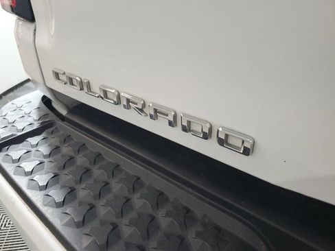 Used 2023 Chevrolet Colorado LT w/ LT Convenience Package II RWD image 6