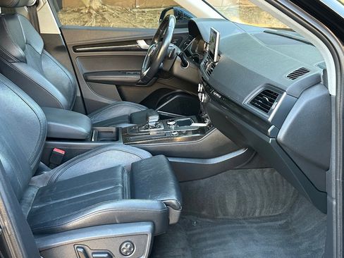 Used 2019 Audi Q5 Prestige w/ Prestige Package image 16