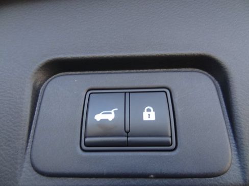 Used 2021 Nissan Rogue SL FWD image 12