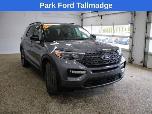 Used 2022 Ford Explorer XLT w/ Equipment Group 202A image 8