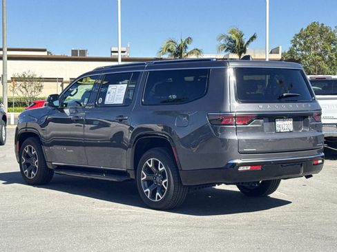 Used 2023 Jeep Wagoneer L Series III w/ Preferred Equipment Group image 7