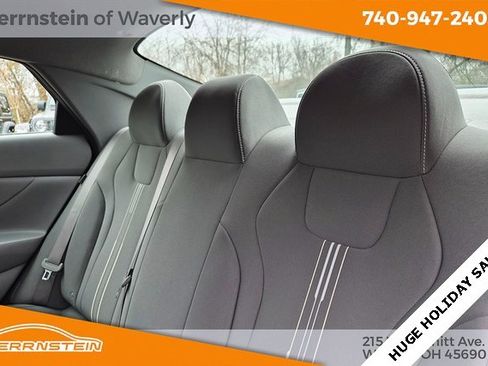 Used 2024 Hyundai Elantra SEL image 24