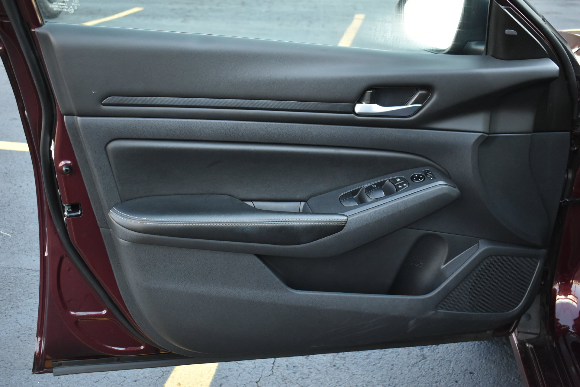 Used 2025 Nissan Altima 2.5 SV FWD image 11