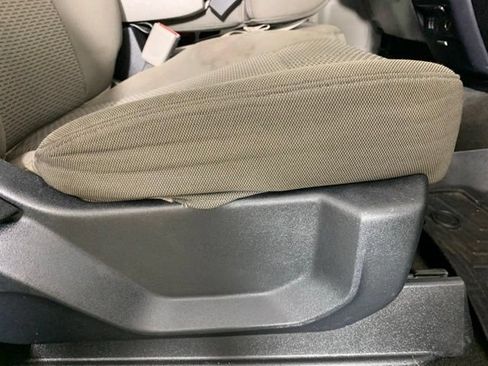 Used 2017 Ford F250 XLT w/ XLT Premium Package AWD/4WD image 19